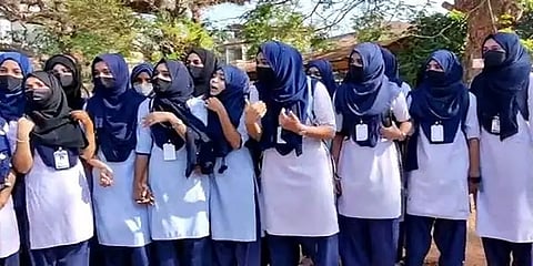 ஹிஜாப் தடைக்கு எதிரான போராட்டத்தில் சர்ச்சை பேச்சு - 3 பேர் மீது வழக்கு