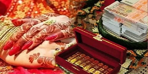 ‘வீட்டு உபயோக பொருட்களை வரதட்சணையால் வாங்கலாம்’ - செவிலியர் பாடத்திட்டத்திற்கு எதிர்ப்பு