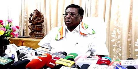 "இந்தி திணிப்பை மக்கள் ஒருபோதும் ஏற்க மாட்டார்கள்" - அமித்ஷாவுக்கு நாராயணசாமி பதிலடி