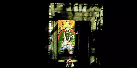 மணிமூர்த்தீஸ்வரம் உச்சிஷ்ட விநாயகர் கோவில் - சூரிய ஒளி விழும் அரிய நிகழ்வு