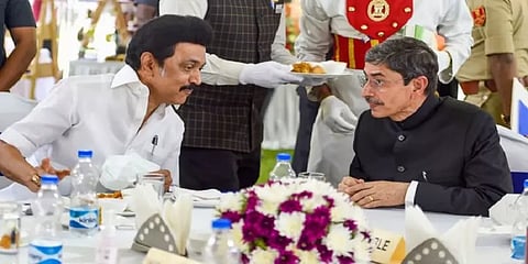 அவசியமற்ற அரசியல் செய்கிறார் ஆளுநர் - முரசொலி விமர்சனம்