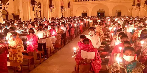 தமிழகம் முழுவதும் ஈஸ்டர் பண்டிகை கோலாகலம்: தேவாலயங்களில் சிறப்பு பிரார்த்தனை