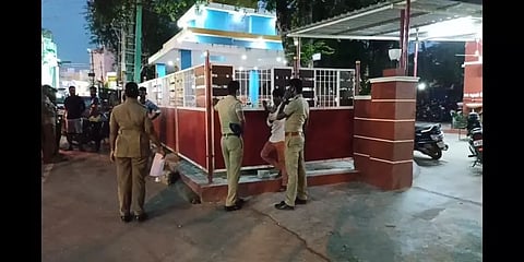 'என்ன குண்டாசுல கைது செஞ்சு கையை ஒடச்சி ஜெயில்ல தள்ளுங்க' - மதுபோதையில் இளைஞர் அட்டகாசம்!