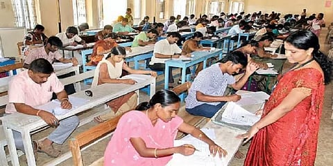 தமிழகத்தில் 4012 தேர்வு மையங்களில் நடைபெறுகிறது குரூப் 2 தேர்வு