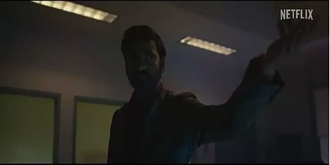 மிரட்டலாக வெளியான தனுஷின் ‘தி கிரே மேன்’ ட்ரெய்லர் - அதிரவிடும் ரசிகர்கள்