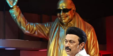மறைந்த முன்னாள் முதல்வர் கருணாநிதி சிலை திறப்பு விழா: நேரில் ஆய்வு செய்த முதல்வர் ஸ்டாலின்