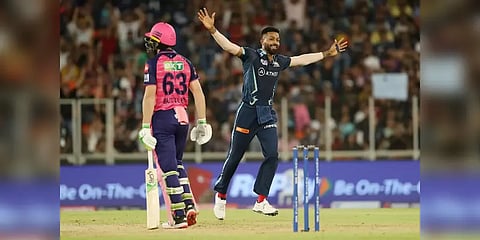 3 விக்கெட் வீழ்த்தி ஹர்திக் அபாரம்!குஜராத்திற்கு எதிராக 130 ரன் மட்டுமே எடுத்தது ராஜஸ்தான்