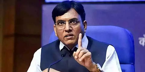 ’பள்ளிக் குழந்தைகளுக்கு கொரோனா தடுப்பூசி செலுத்துவதில் கவனம் செலுத்துக’ - மத்திய அரசு