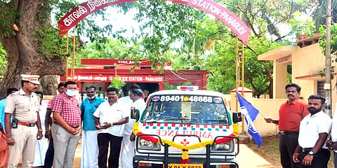 சாலையில் ஓட தகுதியில்லா வாகனத்தை ஆம்புலன்ஸாக அறிமுகம் செய்ய எதிர்ப்பு – காரணம் என்ன?
