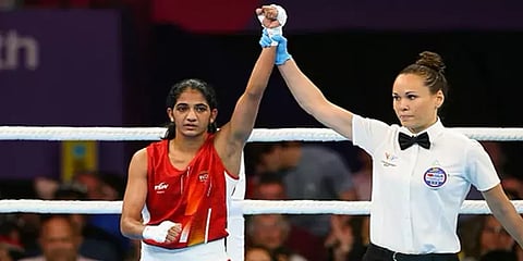 அமித் பங்கால், நிது கங்காஸ் அசத்தல்..குத்துச்சண்டையில் இந்தியாவுக்கு அடுத்தடுத்து 2 தங்கம்