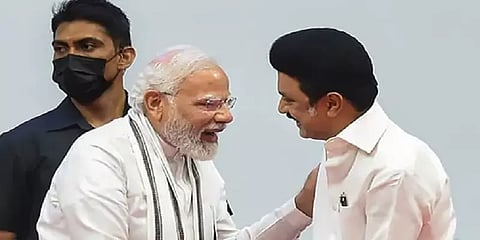 டெல்லி சென்றார் முதலமைச்சர் மு.க.ஸ்டாலின்-பிரதமரை மாலை சந்திக்கிறார்
