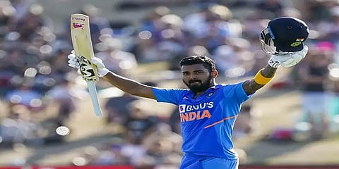 மைதானத்தில் கே.எல்.ராகுல் செய்த செயல்... பாராட்டும் நெட்டிசன்ஸ்