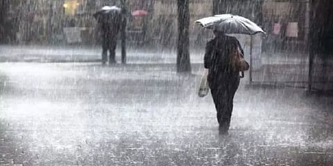 சென்னை மற்றும் புறநகர் பகுதிகளில் பலத்த மழை