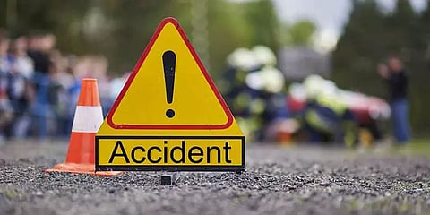 சாலையை கடக்க முயன்ற 11 வயது சிறுமி பைக் மோதி பலி