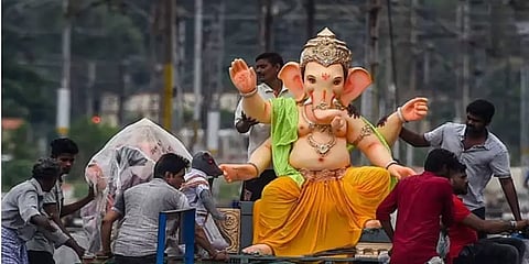 ’அரசு ஏதாச்சும் உதவணும்’.. விநாயகர் சிலைகள் தயாரிக்கும் தொழிலாளர்கள் கோரிக்கை!