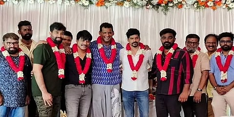 தாடியுடன் வித்தியாசமான கெட்டப்பில் விஷால்.. ‘மார்க் ஆண்டனி’ ஃபர்ஸ்ட் லுக் வெளியீடு
