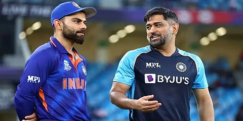 ”என்ன குறுஞ்செய்தி விராட் கோலிக்கு வேண்டும்?”.. தோனி குறித்த கருத்துக்கு கவாஸ்கர் காட்டம்!