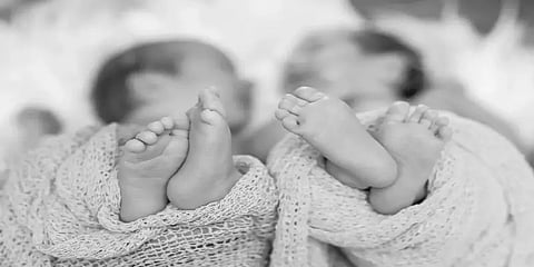 ஒரே கருவில் பிறந்த குழந்தைகளுக்கு இருவேறு தந்தைகளா? எப்படி சாத்தியமானது? ஷாக்கான டாக்டர்ஸ்