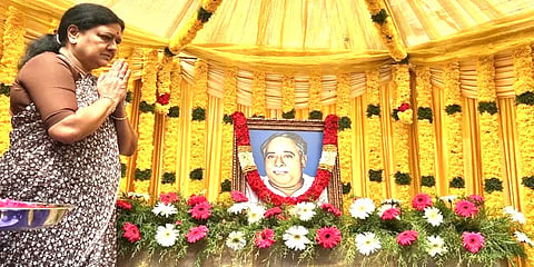 நேரம் வரும்போது கட்சி அலுவலகத்திற்குச் செல்வேன் - சசிகலா
