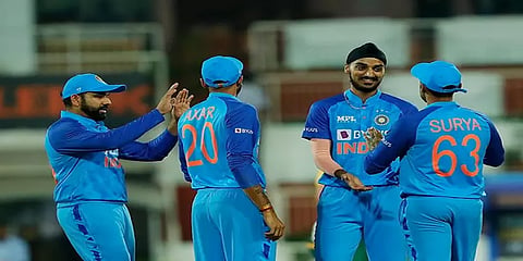 ”நீயும் அரைசதம் அடிக்கணும்.. நானும்”- கே.எல்.ராகுல், சூர்யகுமார் பேசிவைத்து செய்த சம்பவம்!