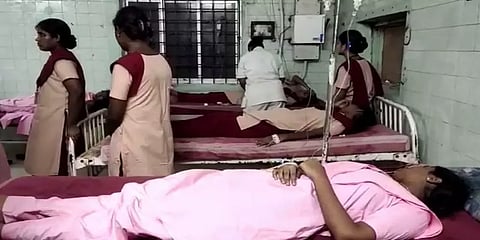 சாம்பாரில் பூரான்... நாகை அரசு செவிலியர் பயிற்சிபள்ளியை சேர்ந்த 50 பேருக்கு வாந்தி மயக்கம்