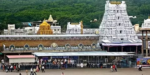 திருப்பதி ஏழுமலையான் கோவிலில் இந்த இரண்டு நாட்களில் 12 மணி நேரம் மூடப்படும் - காரணம் என்ன?
