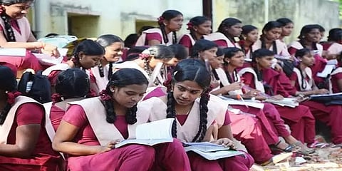 இலவச சீருடை திட்டத்தில் இப்படியொரு சிக்கலா?.. மத்திய அரசின் பரிந்துரை சொல்வதென்ன?