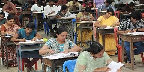 ஆசிரியர் தகுதி தேர்வு: தேர்ச்சி பெறாமல் பணியாற்றும் ஆசிரியர்கள் வேலை இழக்கும் அபாயம்!