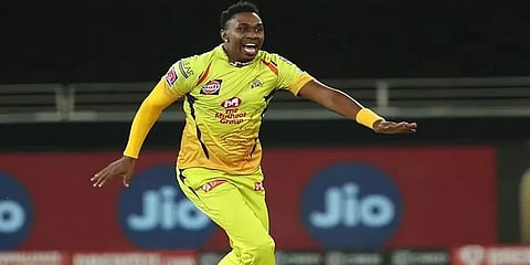 பொல்லார்ட் வழியில் எண்ட் கார்டு போட்ட பிராவோ.. மும்பை பாணியில் கமா போட்ட சிஎஸ்கே!