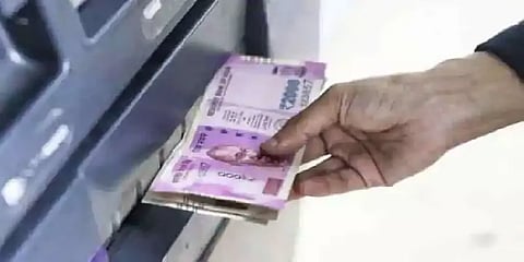 ATM Card இல்லாமல் ATM-ல் இருந்து பணம் எடுப்பது எப்படி? சுலபமான வழிகள் இதோ!