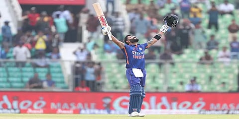 390 ரன்கள் குவித்த இந்தியா! மீண்டும் சதம் விளாசி சச்சின் சாதனையை முறியடித்த விராட் கோலி