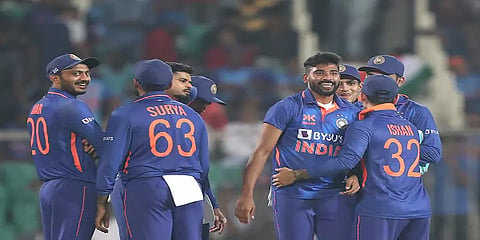 கிரிக்கெட் உலகில் முதல் முறையாக.. இந்திய அணி செய்த தரமான சம்பவம்.. சில்லு சில்லான இலங்கை!