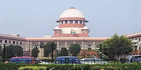 மாதவிடாய் நாட்களில் பணிபுரியும் பெண்களுக்கு விடுப்புக்கோரி வழக்கு - உச்சநீதிமன்றம் அறிவுரை