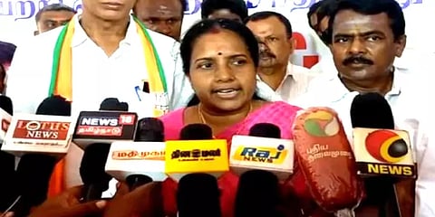 "கௌரவப் பிரச்னையாக பாராமல், சட்டரீதியாக பார்க்கணும்"- ஆன்லைன் ரம்மி தடை பற்றி வானதி