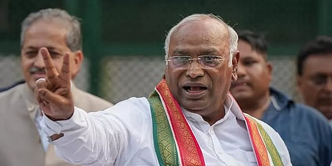 நெருங்கும் கர்நாடகா சட்டப்பேரவை தேர்தல் - தீவிர ஆலோசனையில் காங்கிரஸ்
