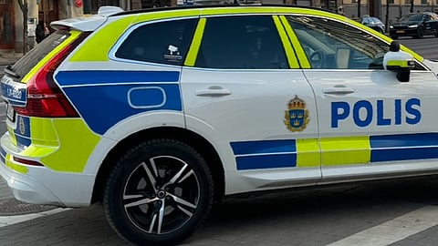 Personer är frihetsberövade, enligt polisen.