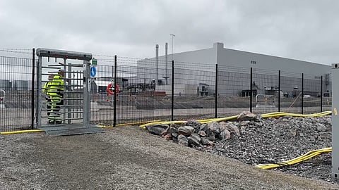 1 800 tvingas lämna Northvolt i Skellefteå, enligt uppgift till Riks.