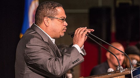 Minnesotas justitieminister Keith Ellison har fått skarp kritik för sitt sätt att hantera bedrägeriskandalerna i delstaten.