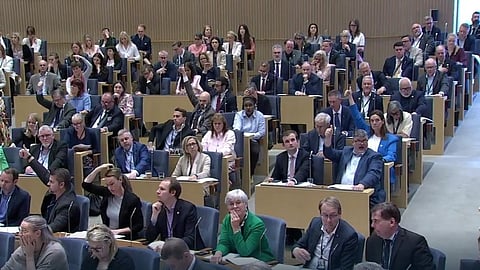 Fullsatt riksdag under onsdagens votering.