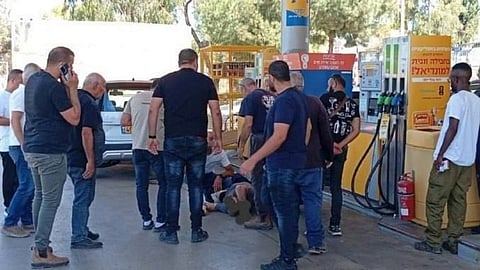 Flera personer har skjutits i Israel på söndagsförmiddagen. Attacken utfördes på flera olika platser, bland annat en bensinstation nära Kochav Ya’ir.