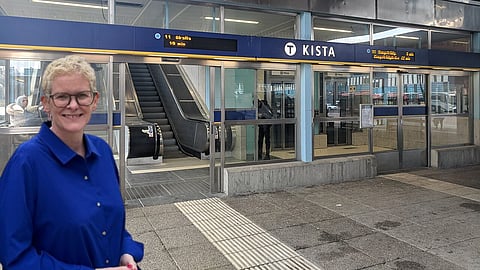 Karin Wanngård (S) vill satsa 100 miljoner kronor på Kista - men berör inte den otrygghet som ligger till grund för flykten från området.