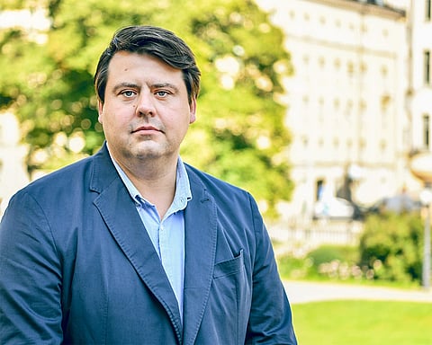 Pedofilmisstänkta C-toppen begär miljonbelopp – SD vill stoppa pengarna