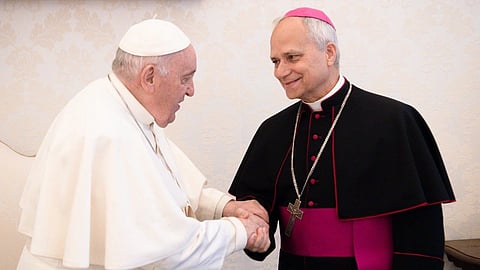 Novým pápežom je Američan Robert Francis Prevost.