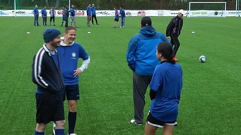 Na futbalovom turnaji si zmerali sily mladí Rómovia s diplomatmi.