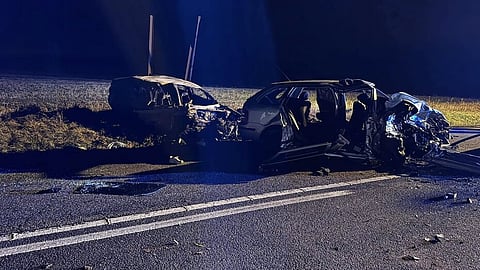Vážna dopravná nehoda na Spiši. Rómski chlapci havarovali. Jedna osoba zahynula.