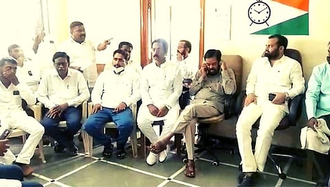 राष्ट्रवादी काँग्रेस आढावा बैठकीत कार्यकर्त्यांची अंतर्गत गटबाजी उघड