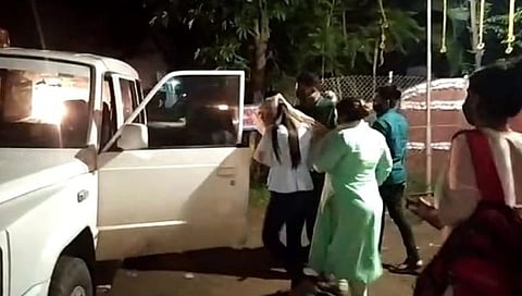 धक्कादायक! मावशीने भाचीला थेट चार लाखांना विकलं