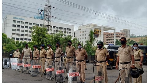 विमानतळाला दि.बा.पाटलांचे नाव देण्यासाठी भूमिपुत्रांचा सिडकोला घेराव