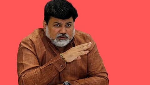 महापुरुषांच्या चरित्र वाचनातुन उद्याची सक्षम पिढी घडेल - उदय सामंत