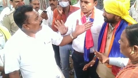 मेळघाटचे आमदार राजकुमार पटेल व आदिवासी संघटनेच्या कार्यकर्त्यांमध्ये राडा